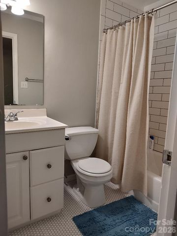 8510 Castle Pine Court, Charlotte, NC 28226