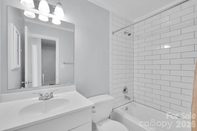 8510 Castle Pine Court, Charlotte, NC 28226