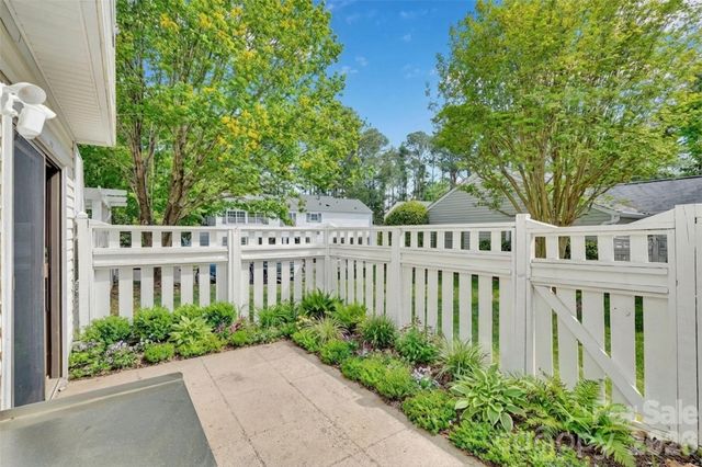 8510 Castle Pine Court, Charlotte, NC 28226