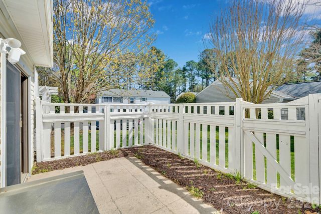 8510 Castle Pine Court, Charlotte, NC 28226