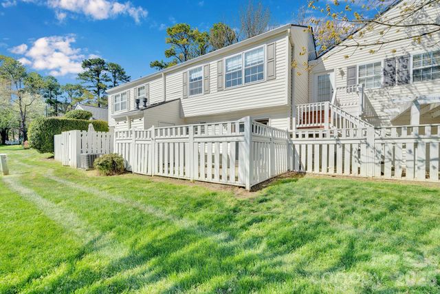 8510 Castle Pine Court, Charlotte, NC 28226
