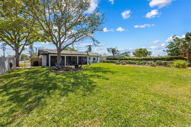 5704 2ND AVENUE DRIVE NW, Bradenton, FL 34209