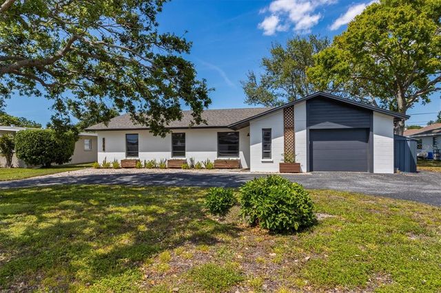 5704 2ND AVENUE DRIVE NW, Bradenton, FL 34209