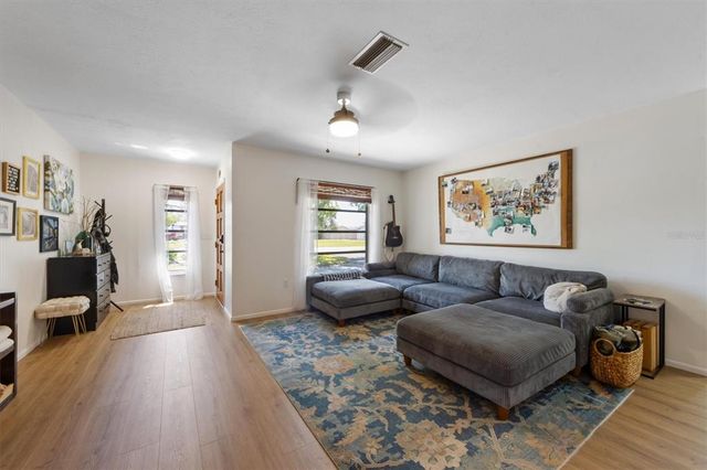 5704 2ND AVENUE DRIVE NW, Bradenton, FL 34209
