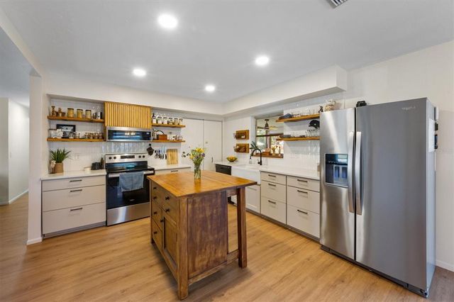 5704 2ND AVENUE DRIVE NW, Bradenton, FL 34209