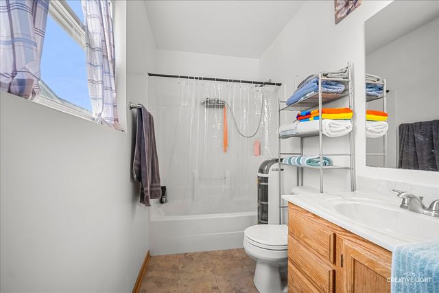 29 ELM Avenue, Fox Lake, IL 60020