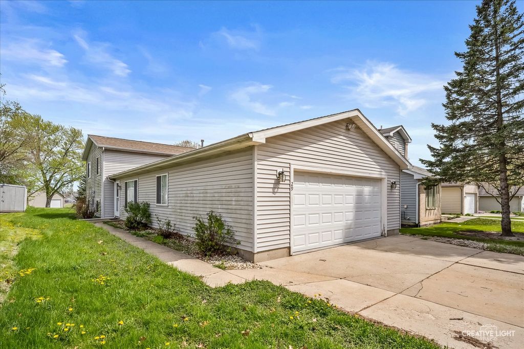 29 ELM Avenue, Fox Lake, IL 60020