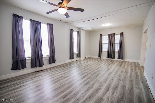 216 Blennerhassett Avenue, Belpre, OH 45714