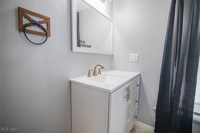 216 Blennerhassett Avenue, Belpre, OH 45714