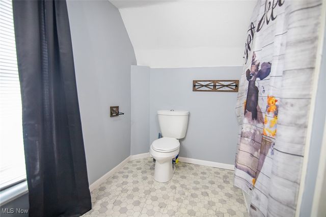 216 Blennerhassett Avenue, Belpre, OH 45714