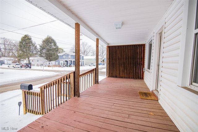 216 Blennerhassett Avenue, Belpre, OH 45714