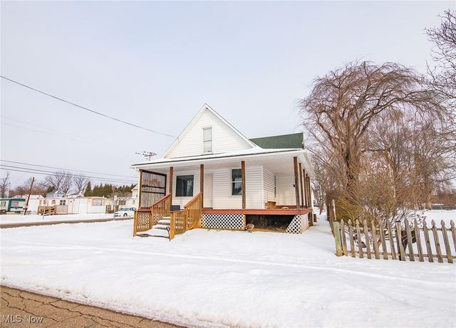 216 Blennerhassett Avenue, Belpre, OH 45714