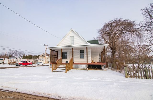 216 Blennerhassett Avenue, Belpre, OH 45714