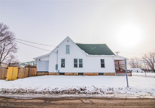 216 Blennerhassett Avenue, Belpre, OH 45714