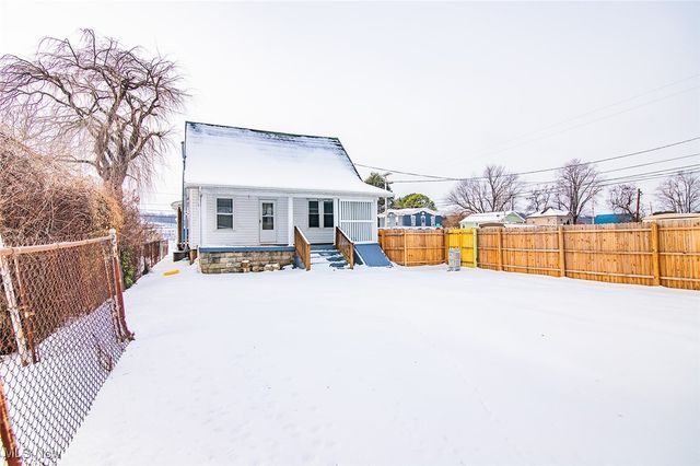 216 Blennerhassett Avenue, Belpre, OH 45714