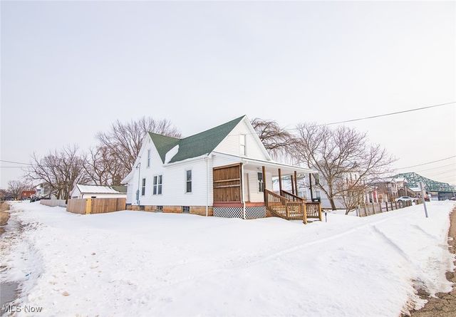 216 Blennerhassett Avenue, Belpre, OH 45714