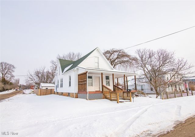 216 Blennerhassett Avenue, Belpre, OH 45714