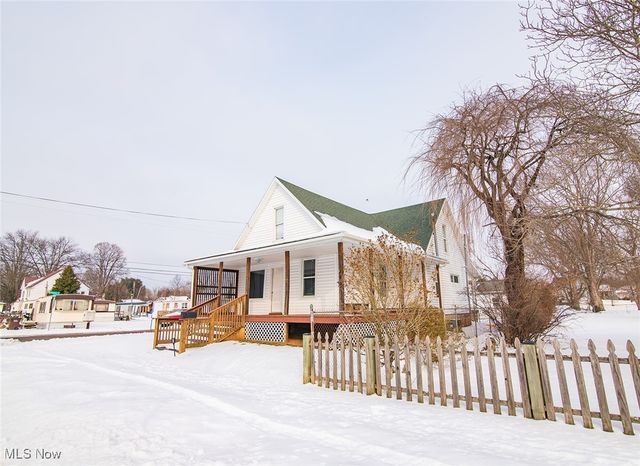 216 Blennerhassett Avenue, Belpre, OH 45714