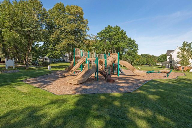 2133 Village Trail, Mound, MN 55364