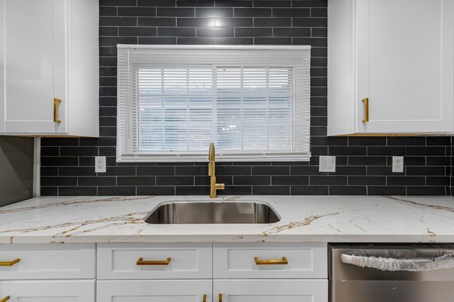 17614 Heritage Bay Drive, Webster, TX 77598