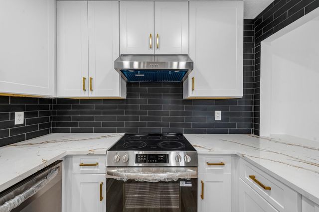 17614 Heritage Bay Drive, Webster, TX 77598