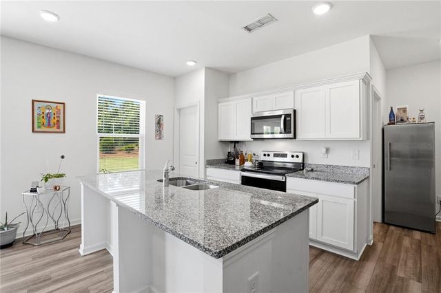 65 Knightsbridge Lane, Winder, GA 30680