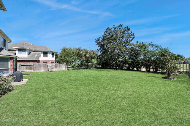 3007 Taylorcrest Drive, Pearland, TX 77584