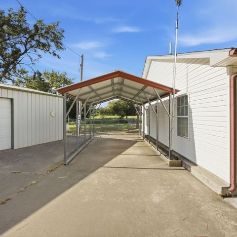 2696 Russellville Road, Quinton, OK 74561