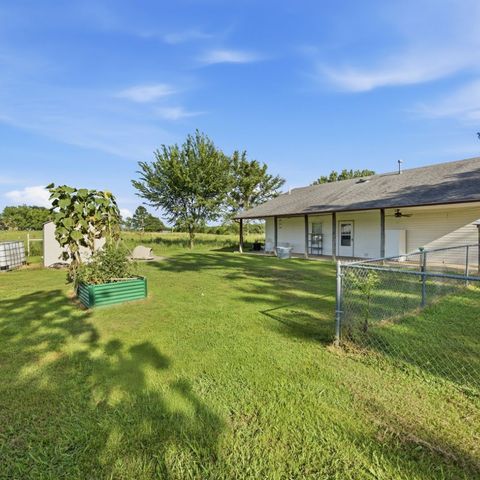 2696 Russellville Road, Quinton, OK 74561