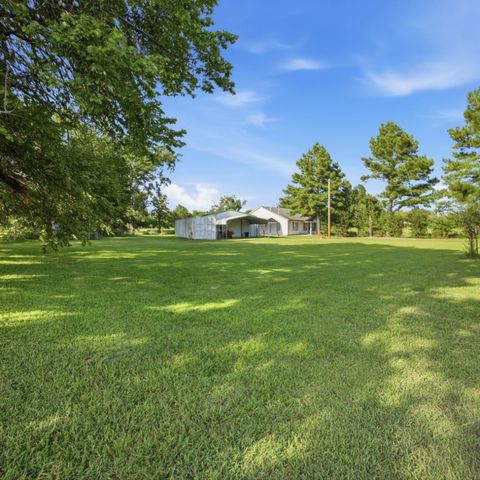 2696 Russellville Road, Quinton, OK 74561