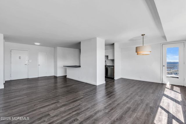 10 Ocean Boulevard 10E, Atlantic Highlands, NJ 07716