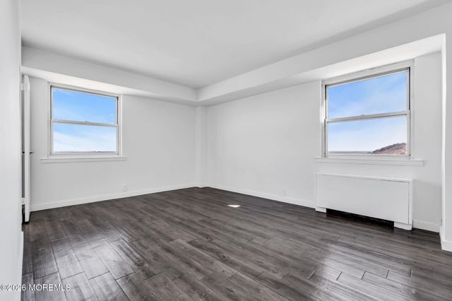 10 Ocean Boulevard 10E, Atlantic Highlands, NJ 07716