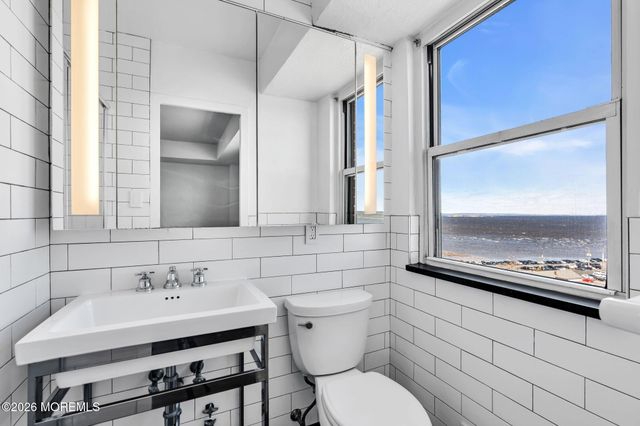 10 Ocean Boulevard 10E, Atlantic Highlands, NJ 07716