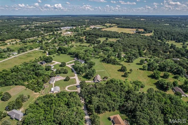 31201 Osborn Drive, Lebanon, MO 65536