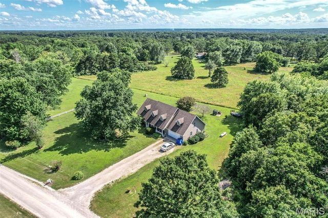 31201 Osborn Drive, Lebanon, MO 65536