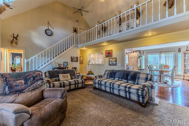 31201 Osborn Drive, Lebanon, MO 65536