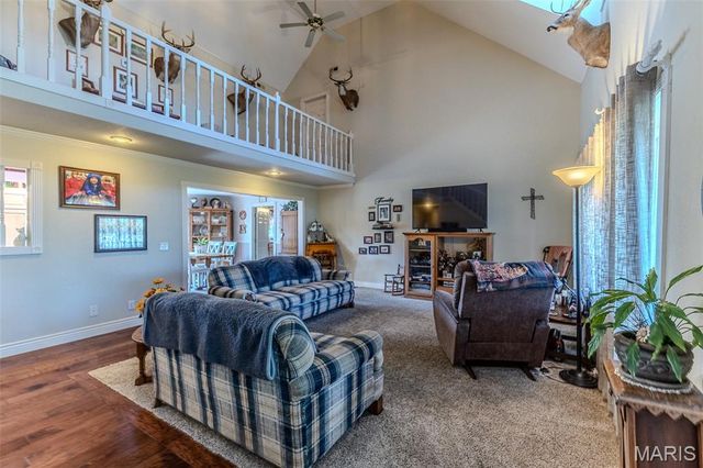 31201 Osborn Drive, Lebanon, MO 65536