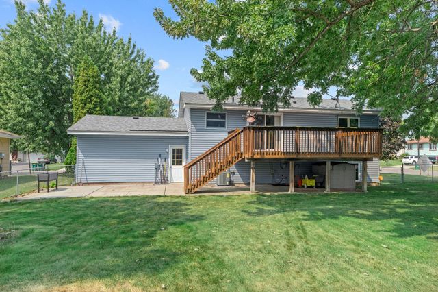 3501 84th Circle N, Brooklyn Park, MN 55443