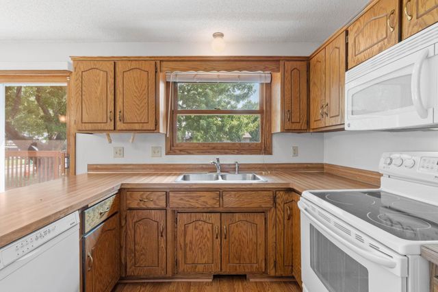 3501 84th Circle N, Brooklyn Park, MN 55443