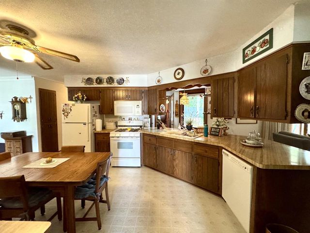 4425 89th STREET, Kenosha, WI 53142