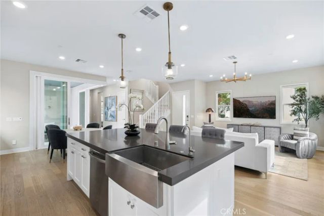 107 Spiral, Irvine, CA 92618