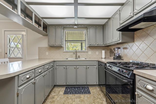 9997 E Palm Tree Road, Claremore, OK 74019