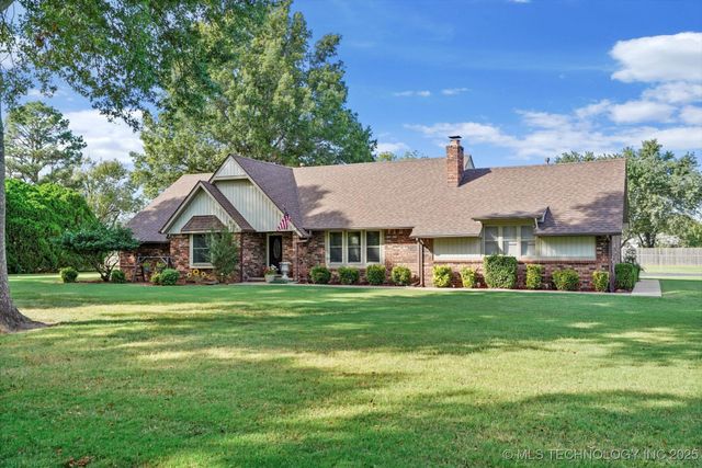 9997 E Palm Tree Road, Claremore, OK 74019