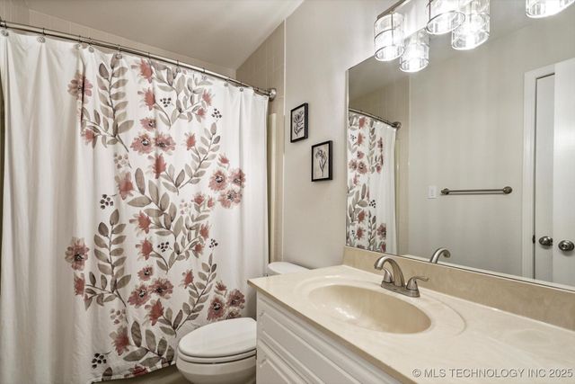 9997 E Palm Tree Road, Claremore, OK 74019