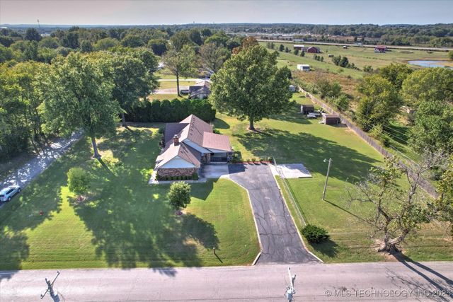 9997 E Palm Tree Road, Claremore, OK 74019