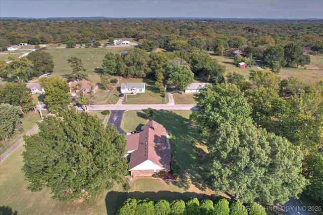 9997 E Palm Tree Road, Claremore, OK 74019