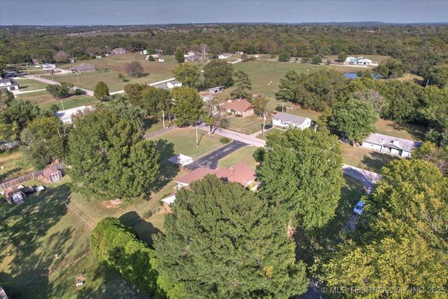 9997 E Palm Tree Road, Claremore, OK 74019
