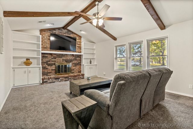 9997 E Palm Tree Road, Claremore, OK 74019