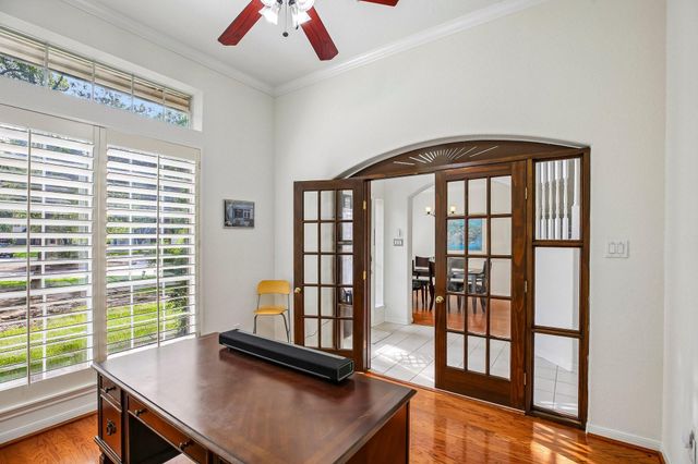 14 Guinevere Place, The Woodlands, TX 77384