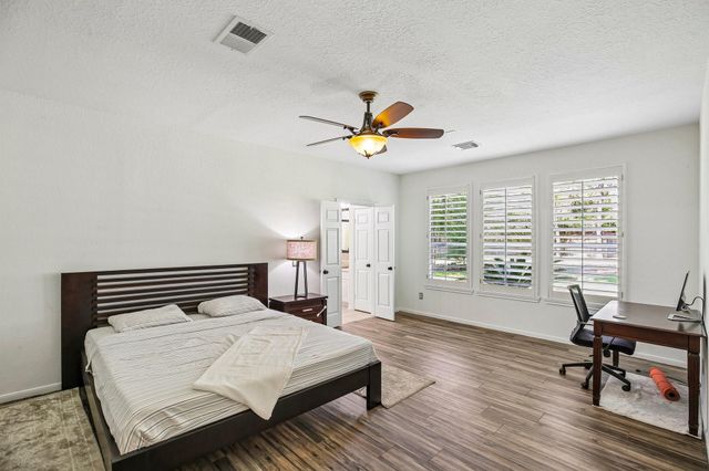 14 Guinevere Place, The Woodlands, TX 77384